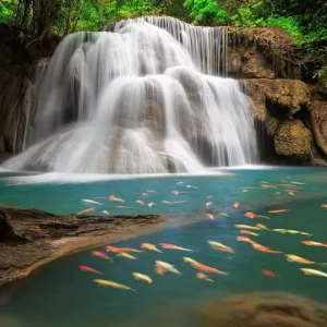 🌿 Cascade d’Erawan & Rivière Kwai – Excursion Nature depuis Bangkok
