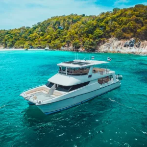 ⛵ Excursion 1 Jour en Catamaran à Moteur aux Îles Similan 4600 THB