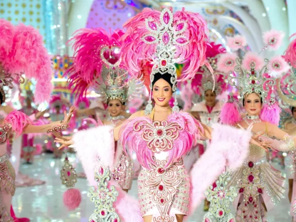 🎭 Carnival Magic – Spectacle & Parade féerique à Phuket - Image 2