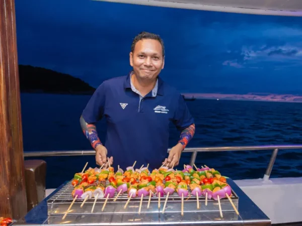🛥️ Dîner-croisière Melody au coucher du soleil - Image 4
