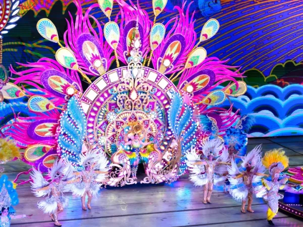 🎭 Carnival Magic – Spectacle & Parade féerique à Phuket