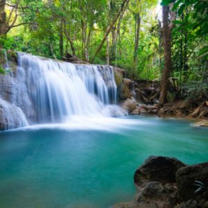 Cascade d’Erawan & Rivière Kwai – Excursion depuis Bangkok