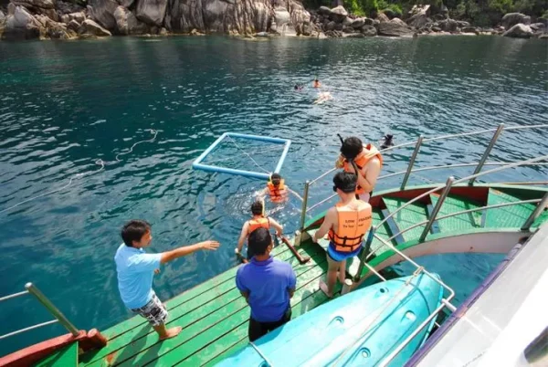 🌴 Excursion à Koh Tao et Nang Yuan en catamaran – depuis Chumphon – Image 2