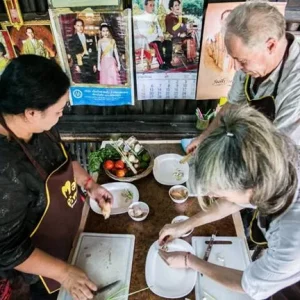 🍜 Cours privé de cuisine thaïlandaise dans une maison traditionnelle au bord de la rivière (Baan Chao Na)