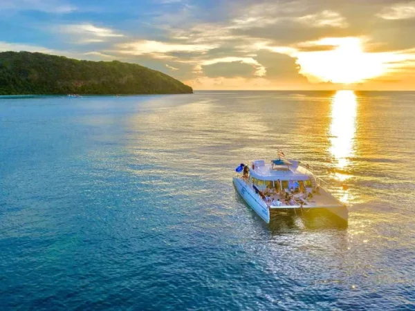 🛥️ Catamaran à Pattaya – 2 îles + Coucher de soleil