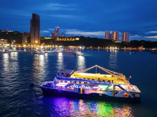 🛥️ Dîner-croisière All Star avec spectacle de cabaret – Pattaya