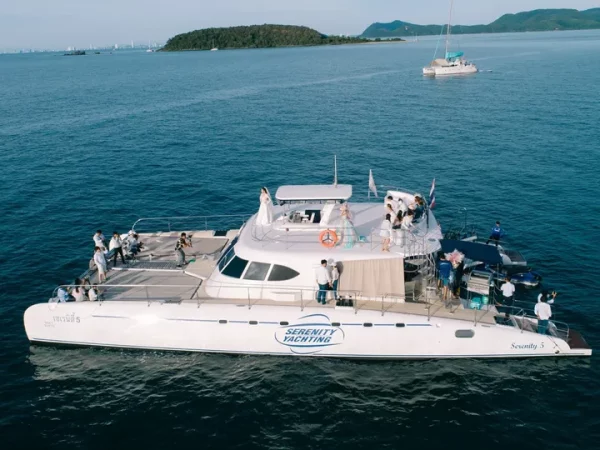 🛥️ Croisière en catamaran à Pattaya – Serenity Yachting – Image 2