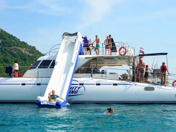 🛥️ Croisière en catamaran à Pattaya – Serenity Yachting – Image 3